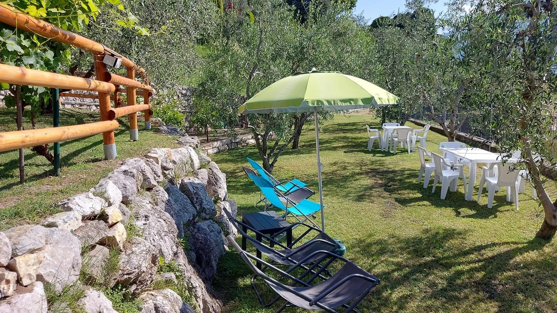 Apartamento Ulivi sul Garda Garden by Gardadomusmea Tremosine Italia