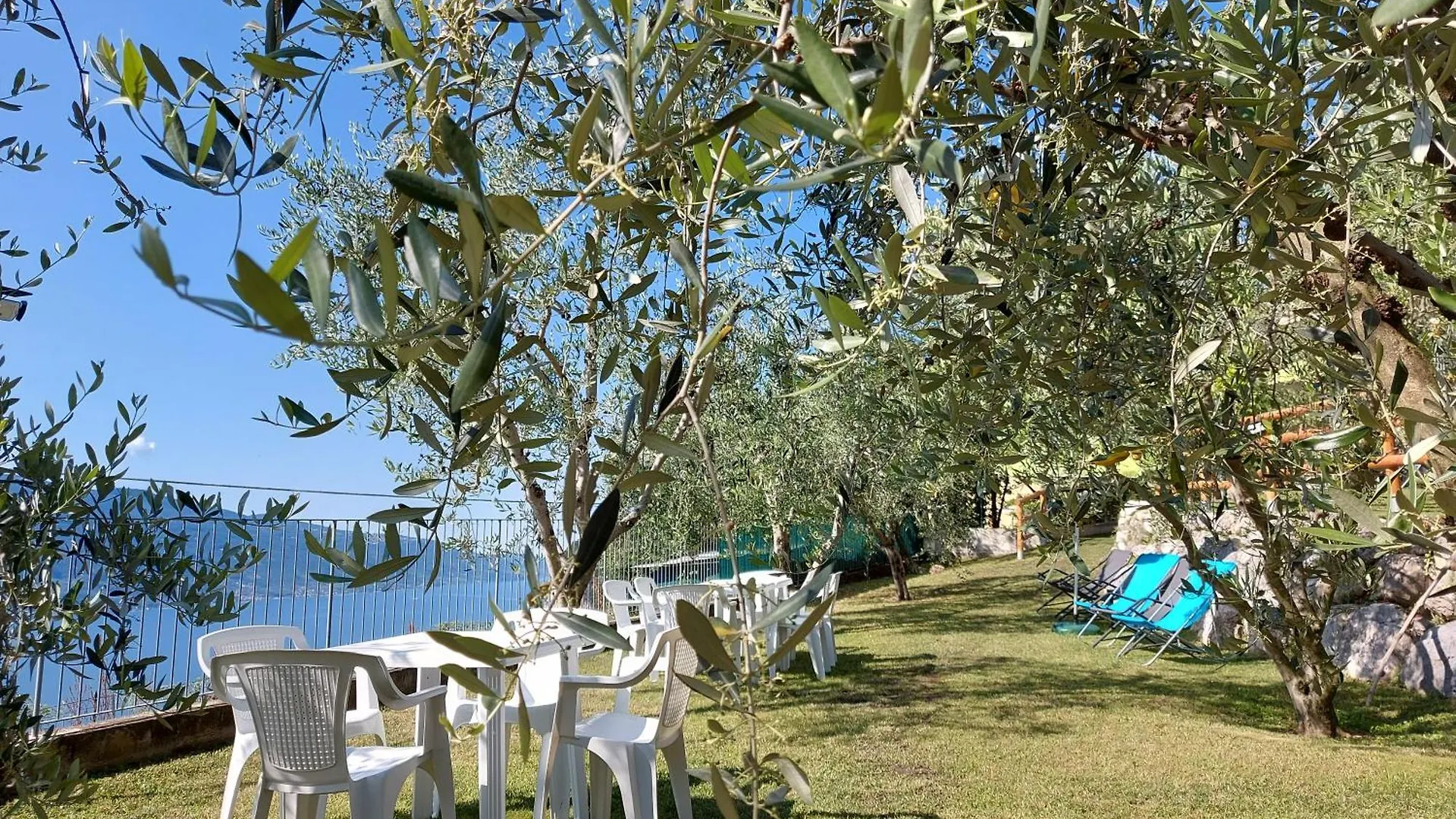 Apartamento Ulivi sul Garda Garden by Gardadomusmea Tremosine