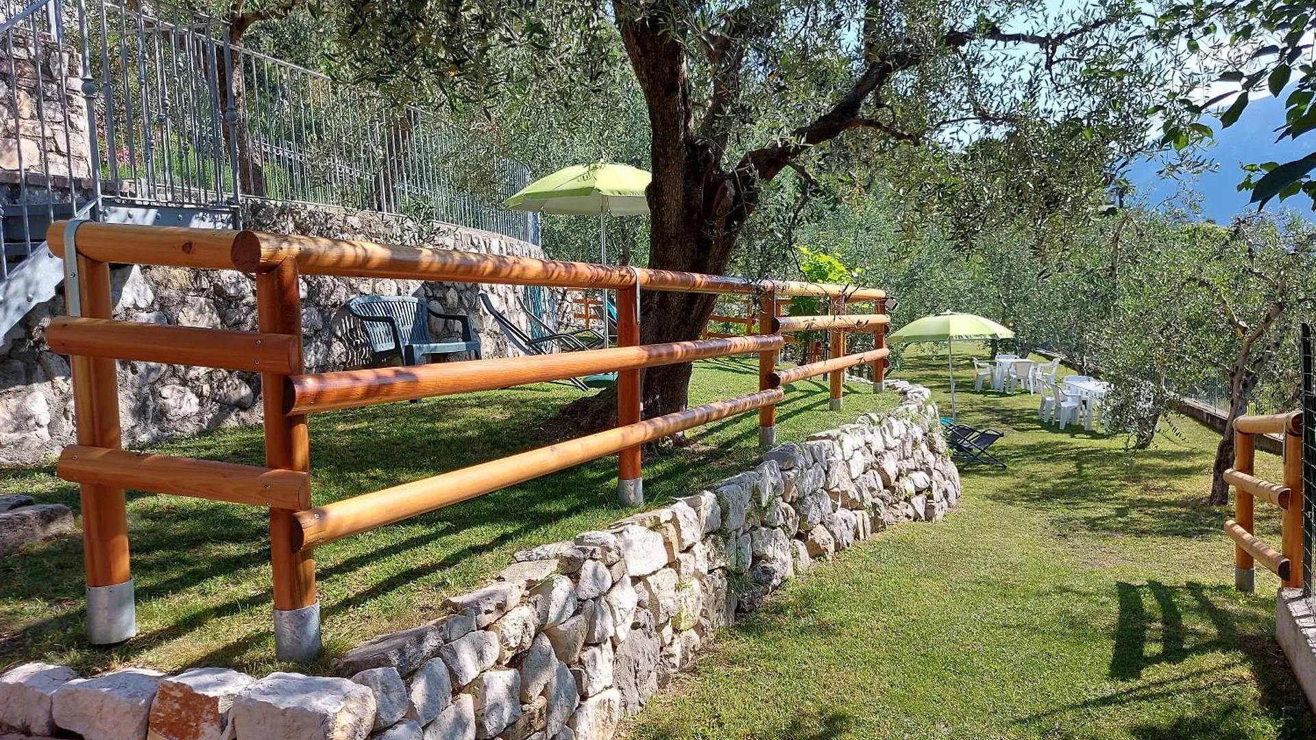 Apartamento Ulivi sul Garda Garden by Gardadomusmea Tremosine