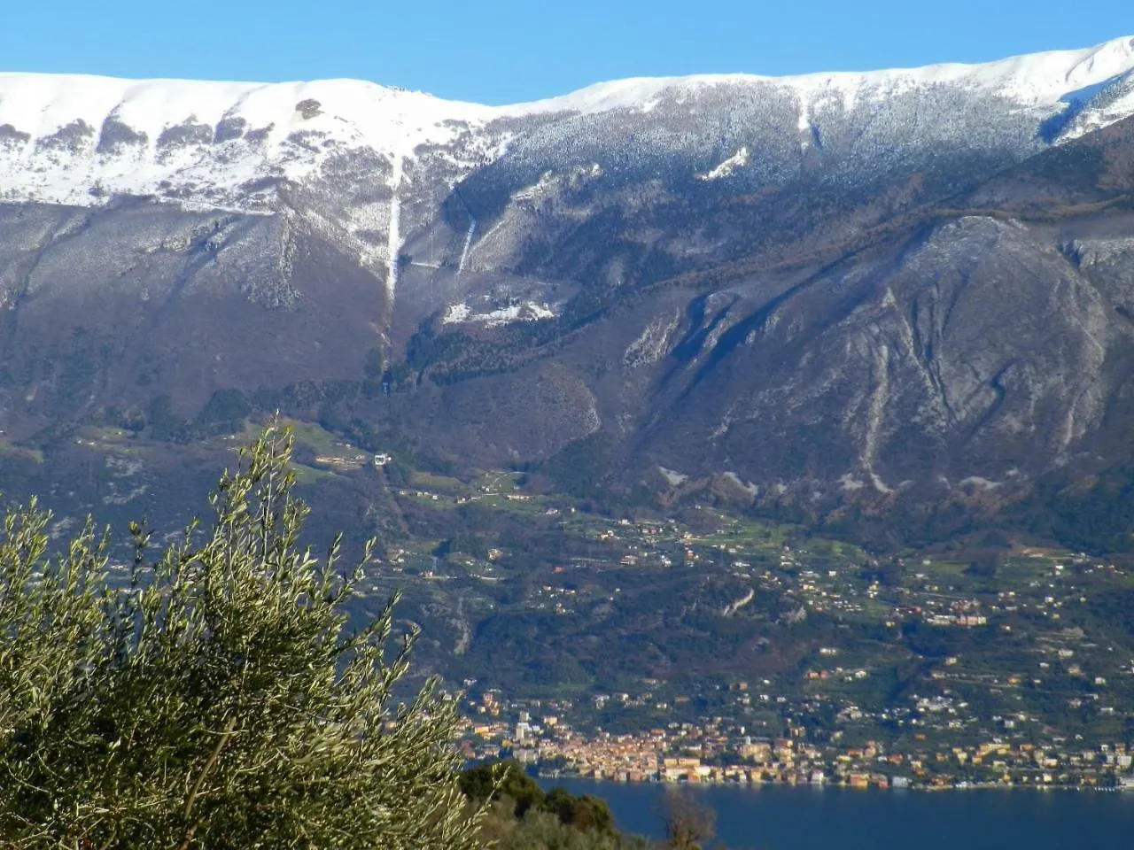 Apartamento Ulivi sul Garda Garden by Gardadomusmea Tremosine