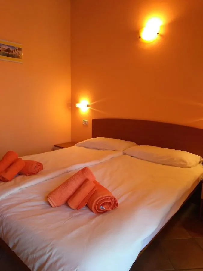 Apartamento Ulivi sul Garda Garden by Gardadomusmea Tremosine